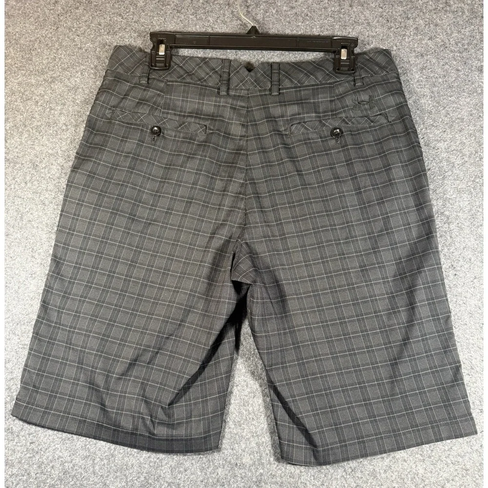 Under Armour Men's Gray Plaid Performance Golf Shorts Size 32